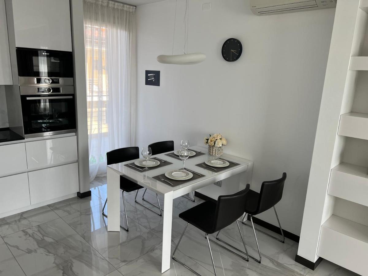 Paganini Suites And Apartments Sirmione Exterior foto